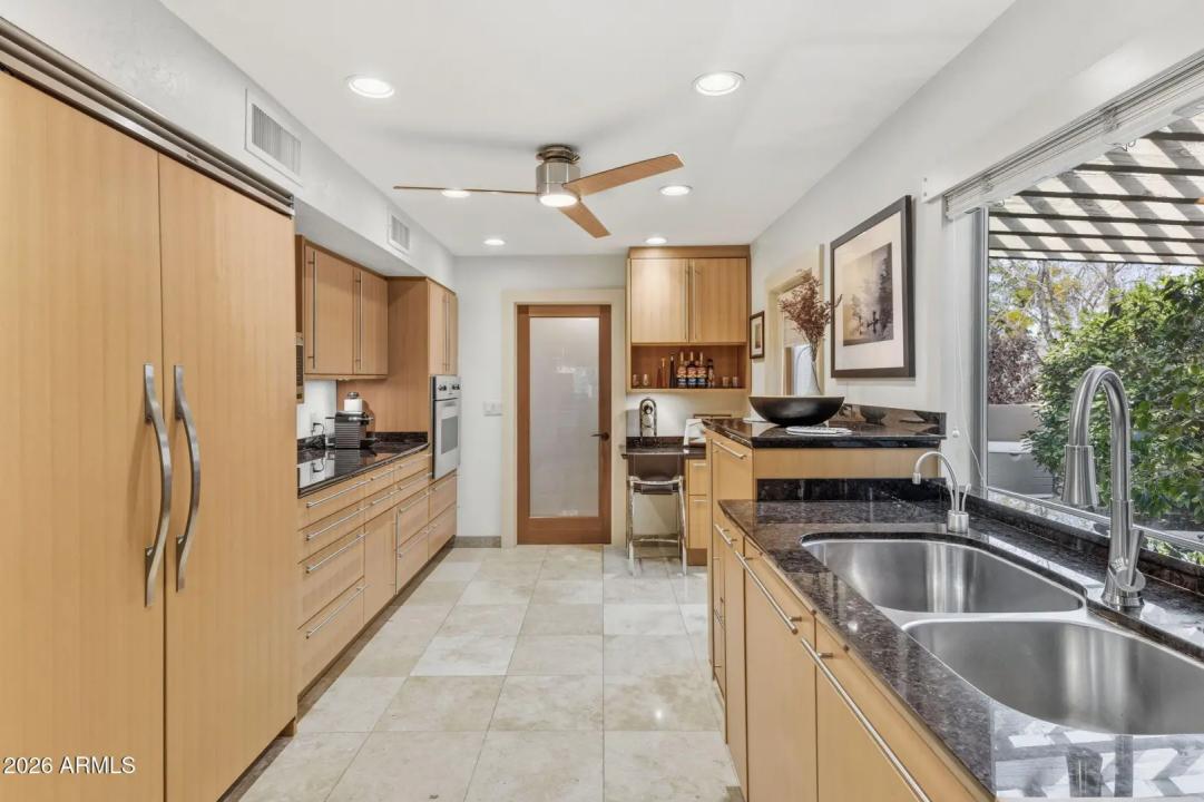 Real Estate Picture 12