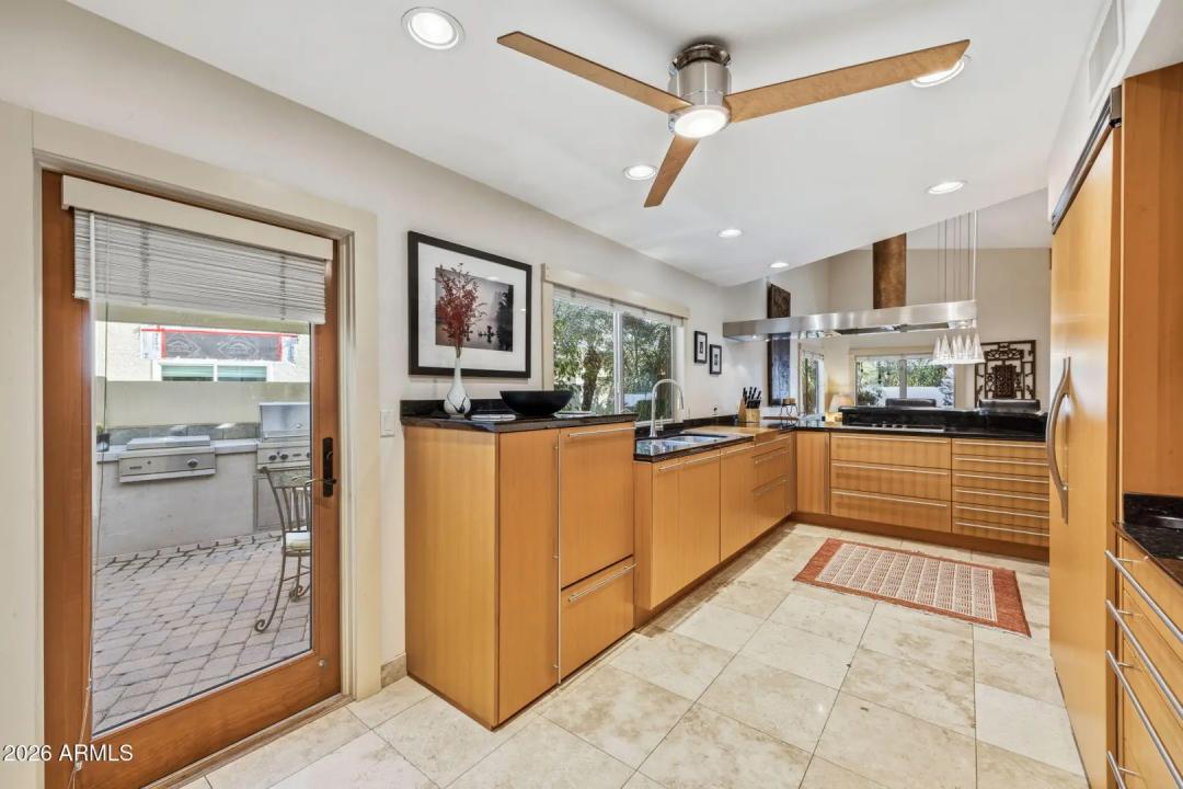 Real Estate Picture 14