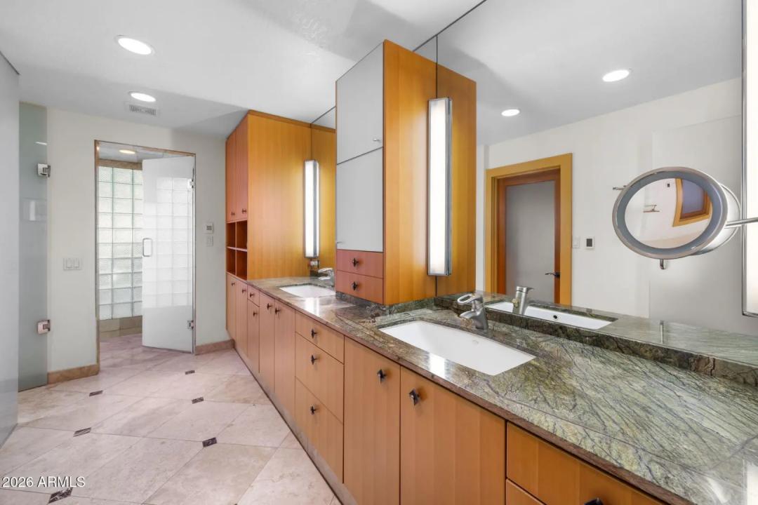 Real Estate Picture 17