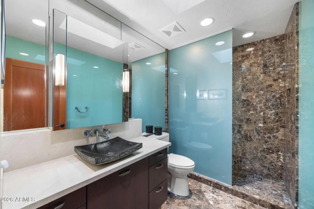 Real Estate Picture 23