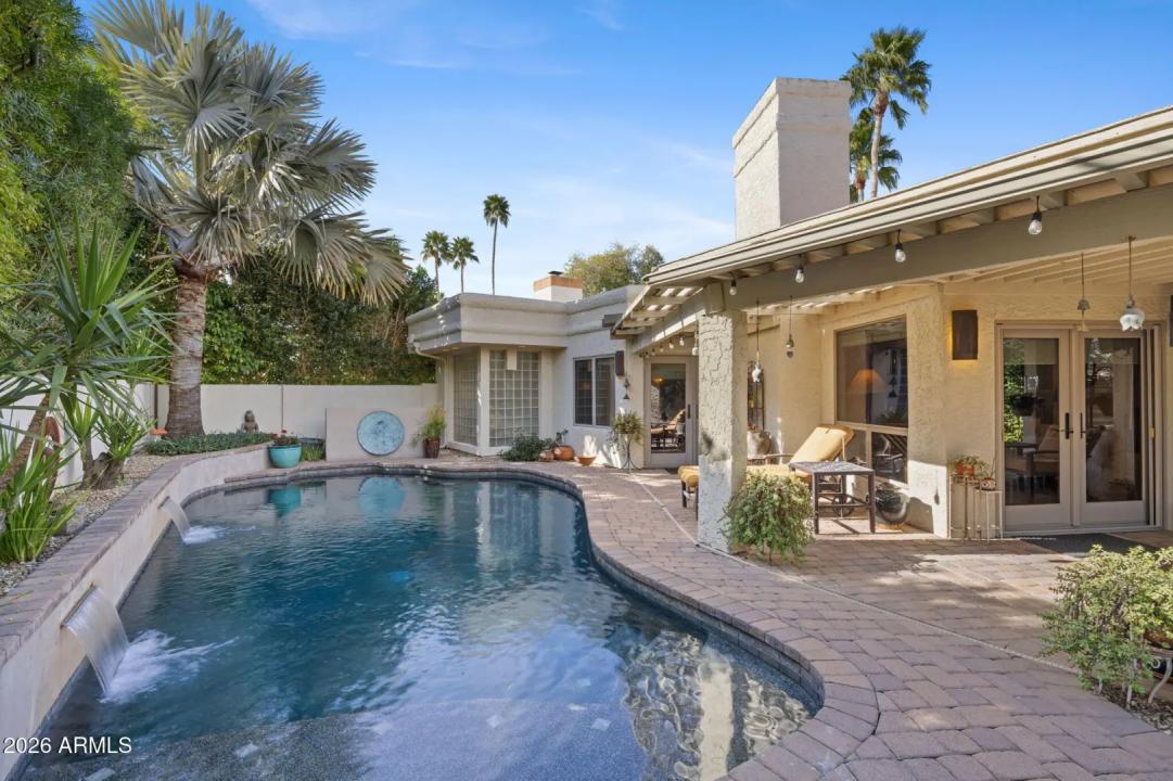 Real Estate Picture 9