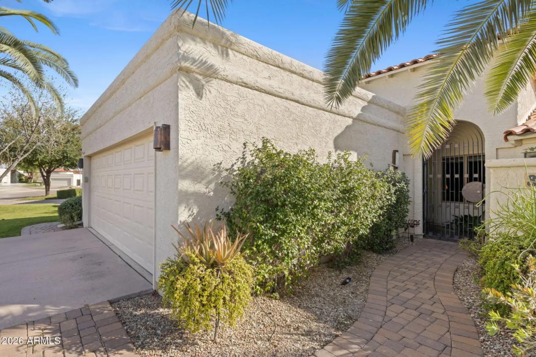 Real Estate Picture 3