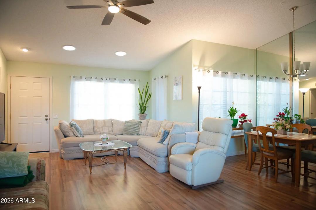 Real Estate Picture 3