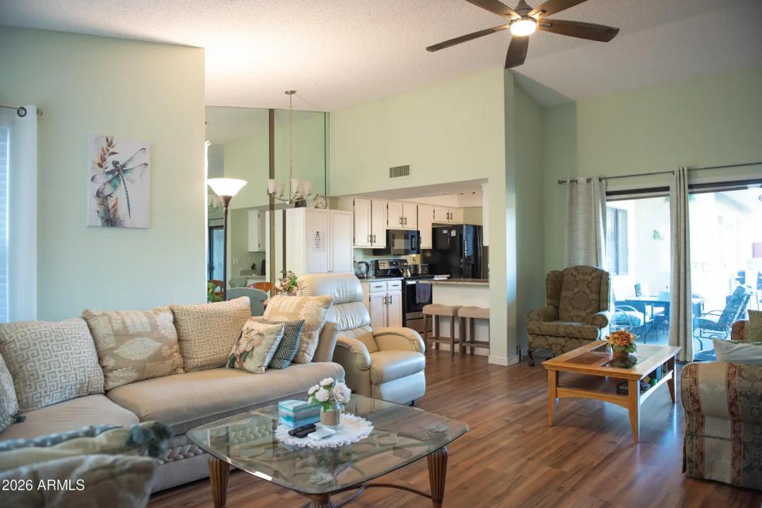 Real Estate Picture 4