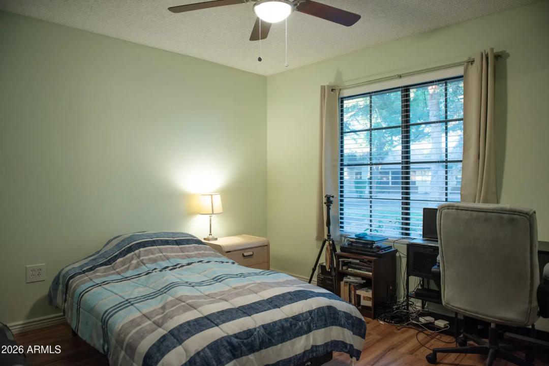 Real Estate Picture 10