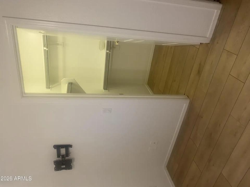 Real Estate Picture 18