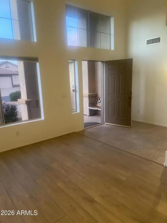 Real Estate Picture 24