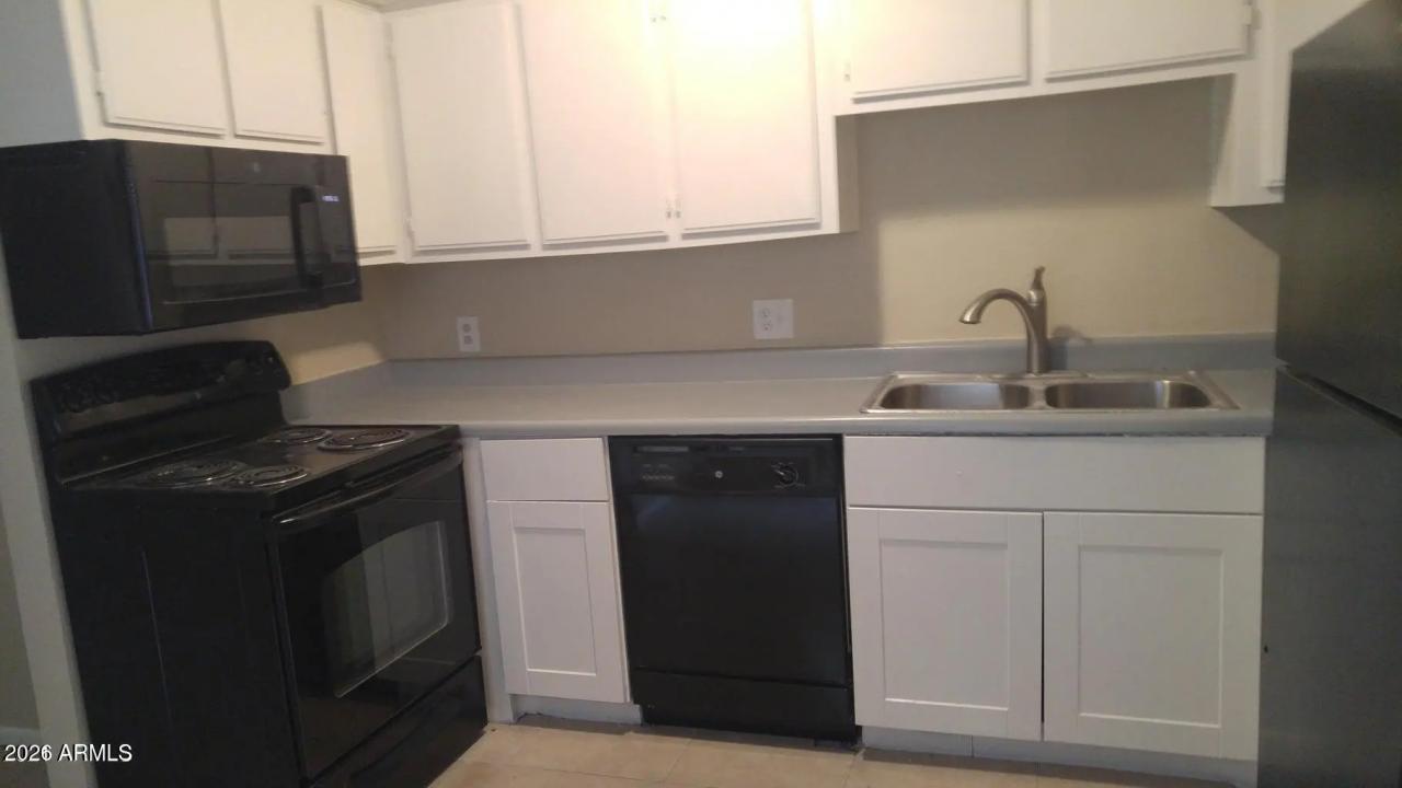 Real Estate Picture 5