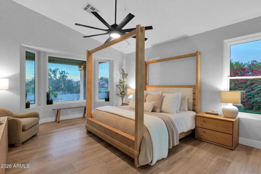 Real Estate Picture 14