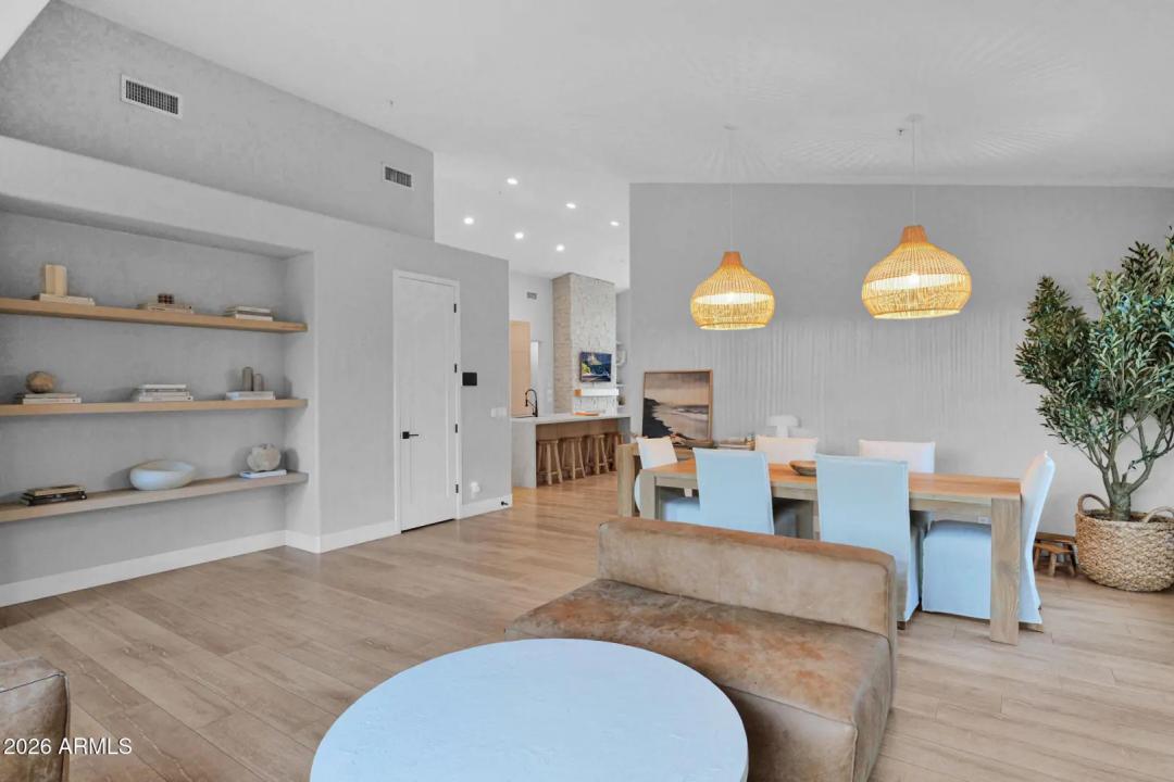 Real Estate Picture 11
