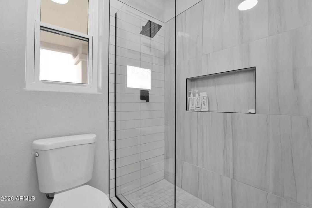 Real Estate Picture 20