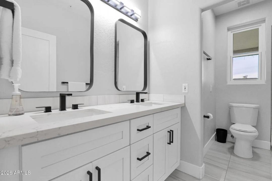 Real Estate Picture 19