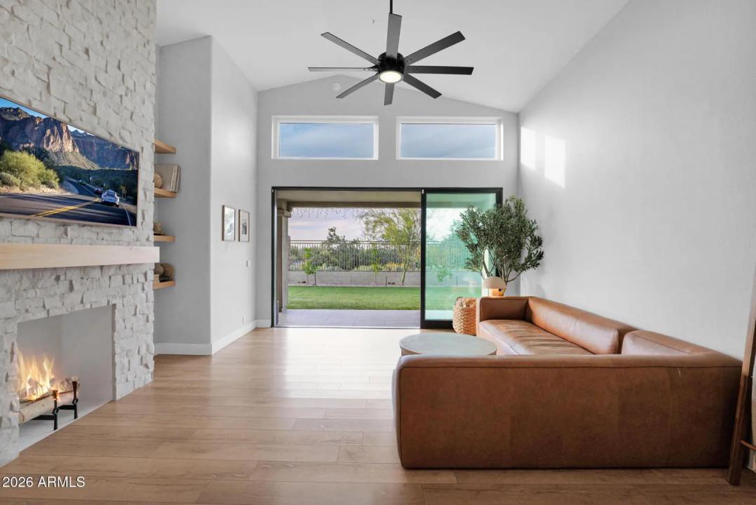 Real Estate Picture 5