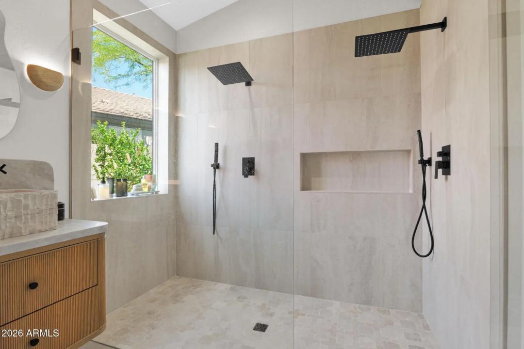 Real Estate Picture 16