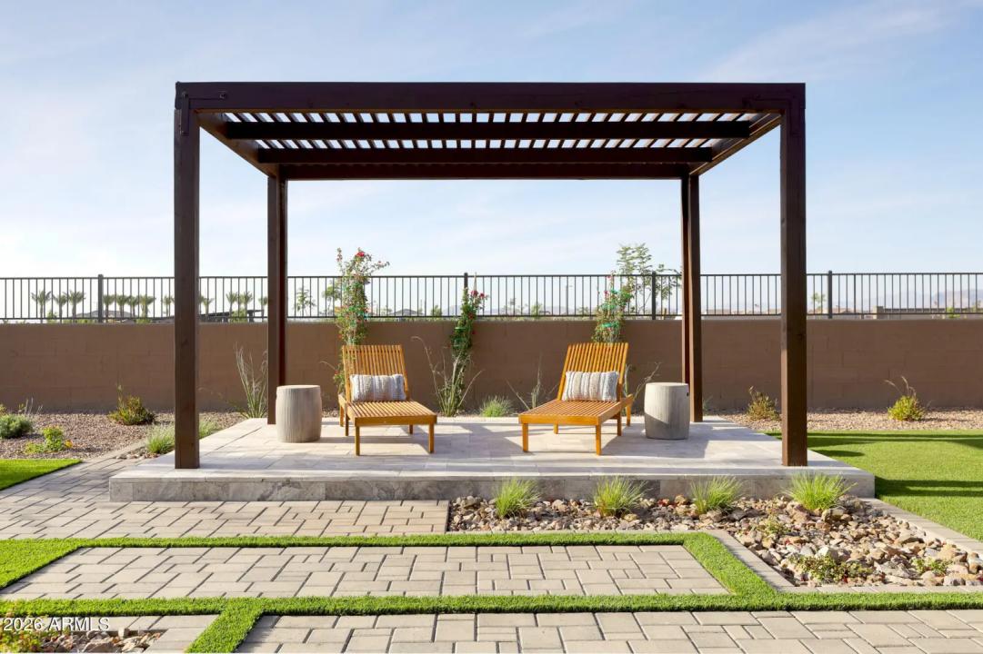 Real Estate Picture 16