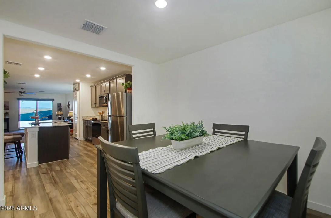 Real Estate Picture 18