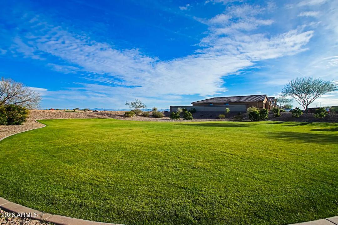 Real Estate Picture 42