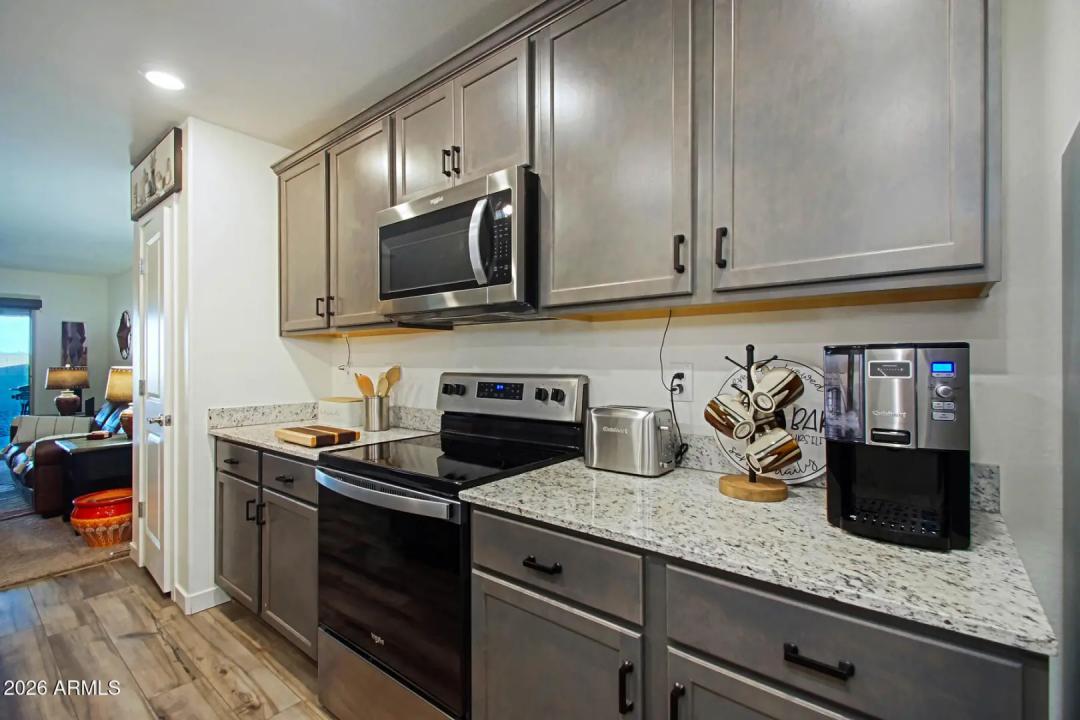 Real Estate Picture 9