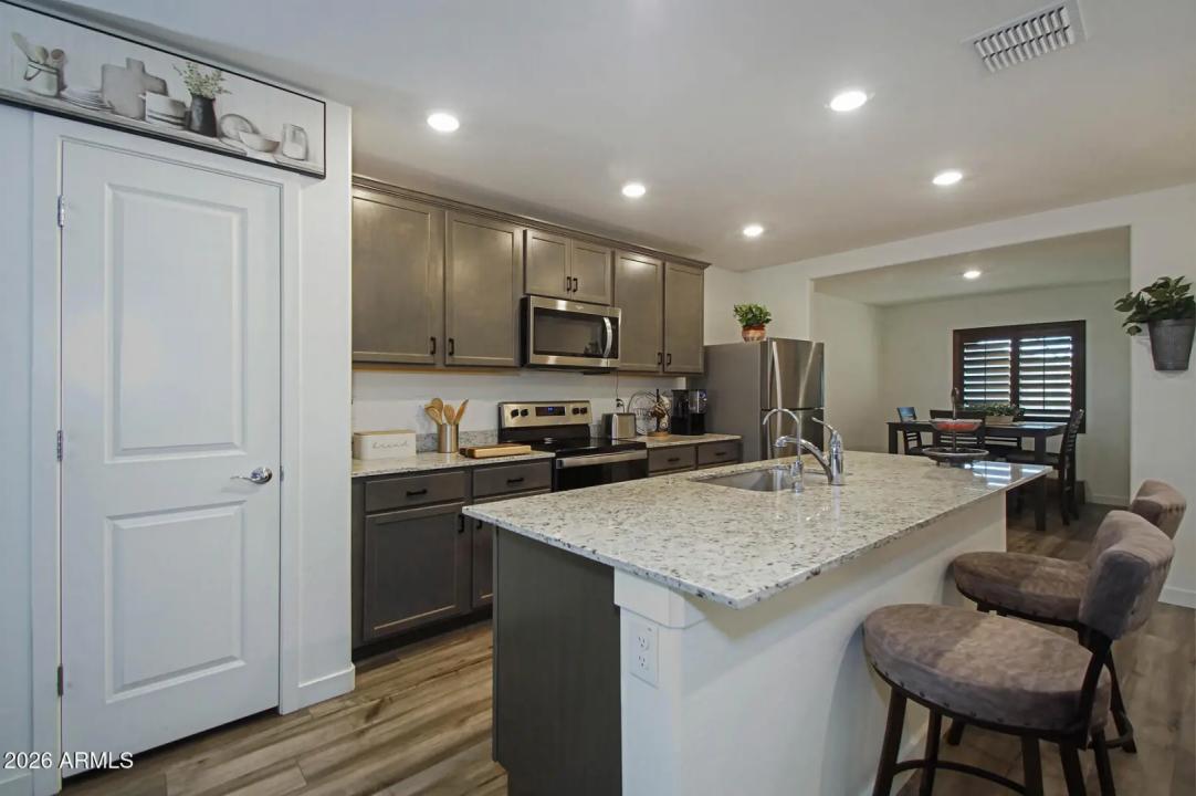 Real Estate Picture 13