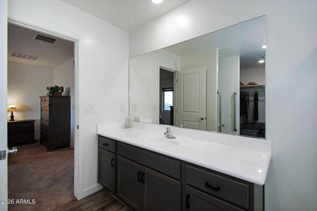 Real Estate Picture 30