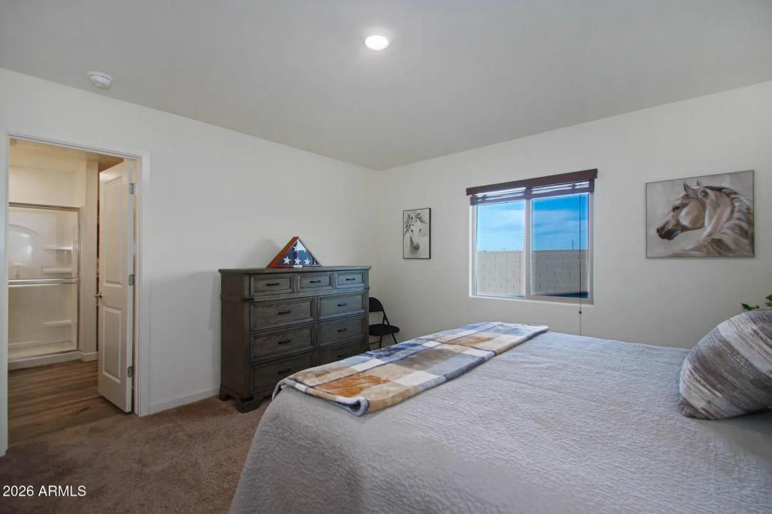 Real Estate Picture 24