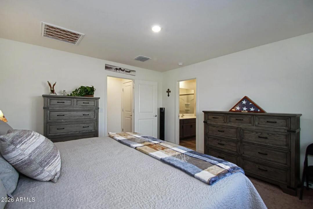 Real Estate Picture 26