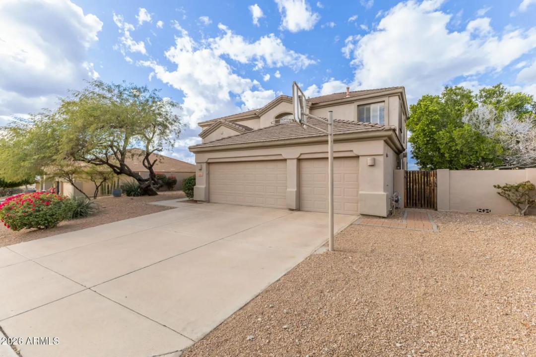 Real Estate Picture 3