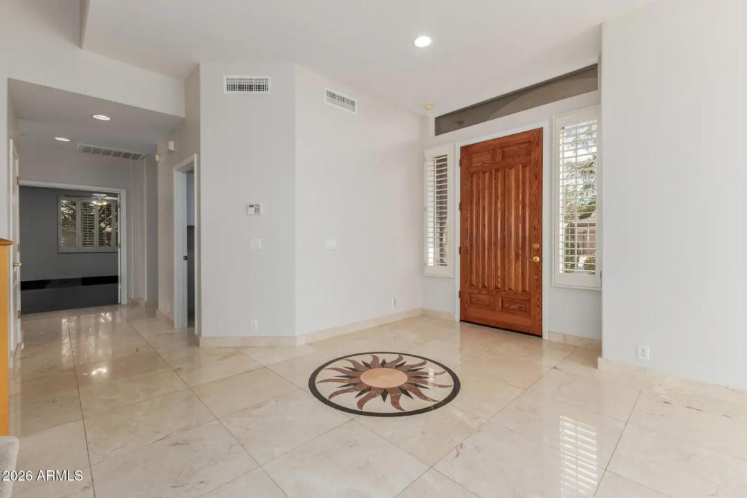 Real Estate Picture 4