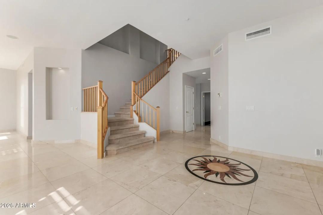 Real Estate Picture 5