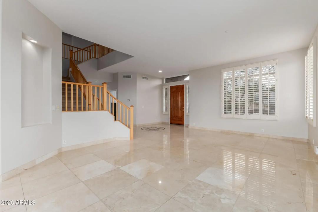 Real Estate Picture 8