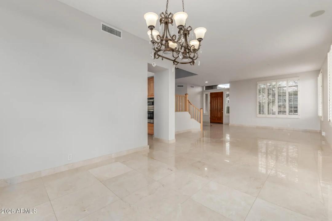 Real Estate Picture 10