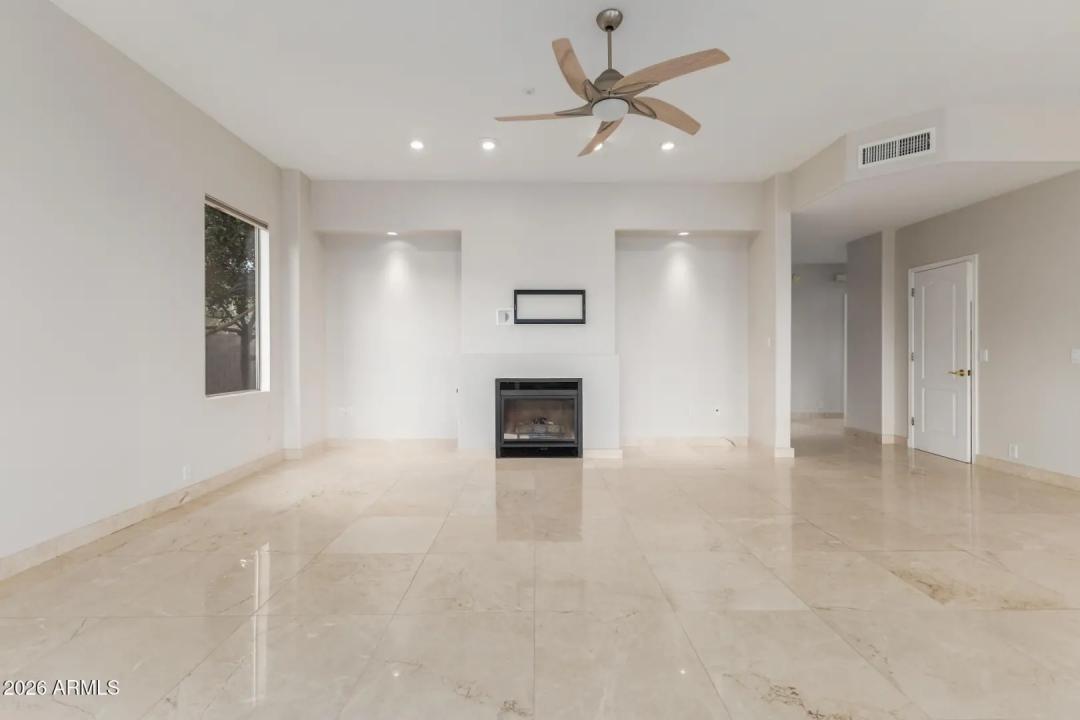 Real Estate Picture 14