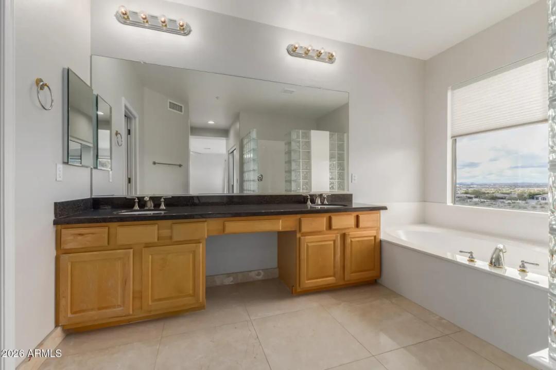 Real Estate Picture 30