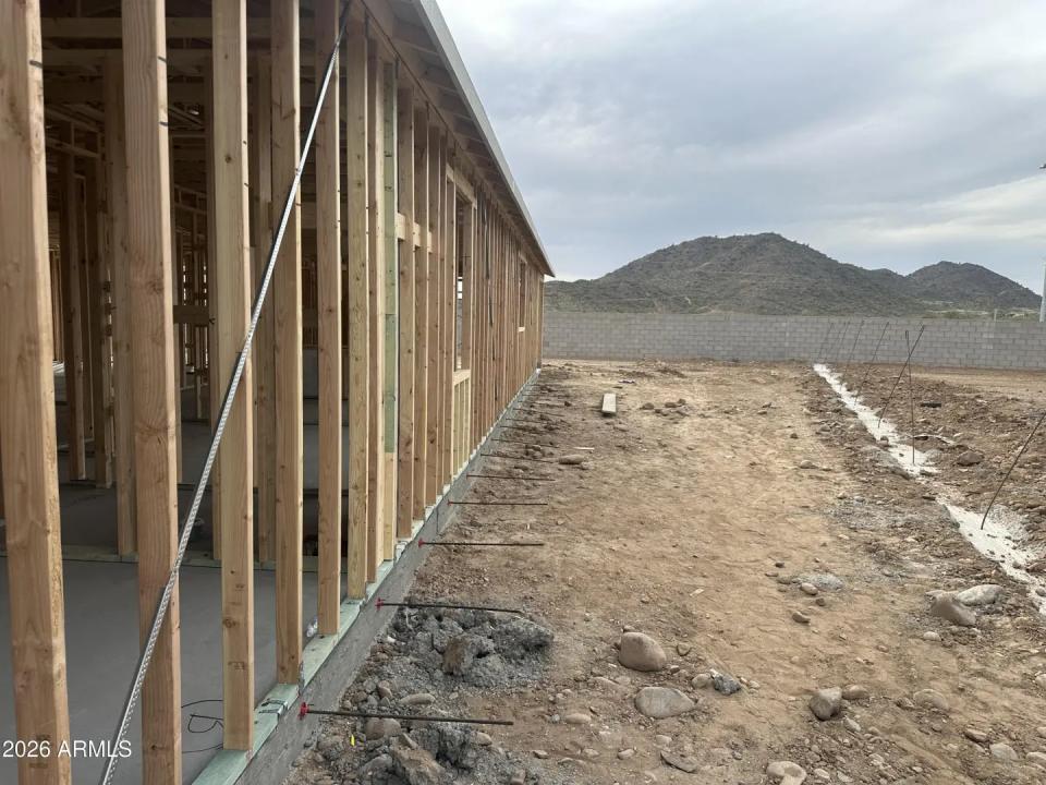 Real Estate Picture 5