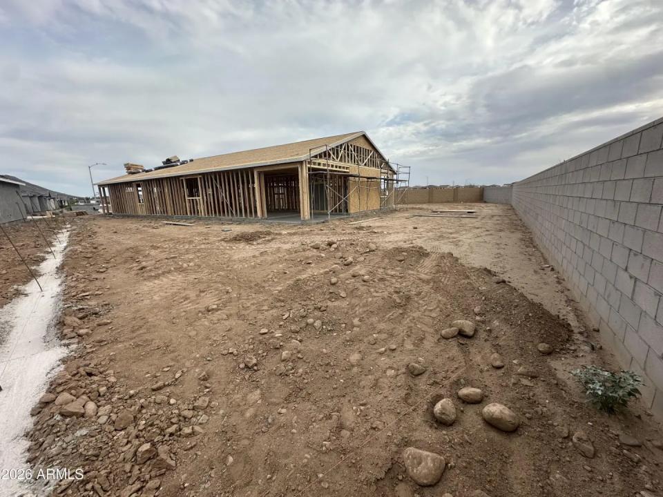 Real Estate Picture 6