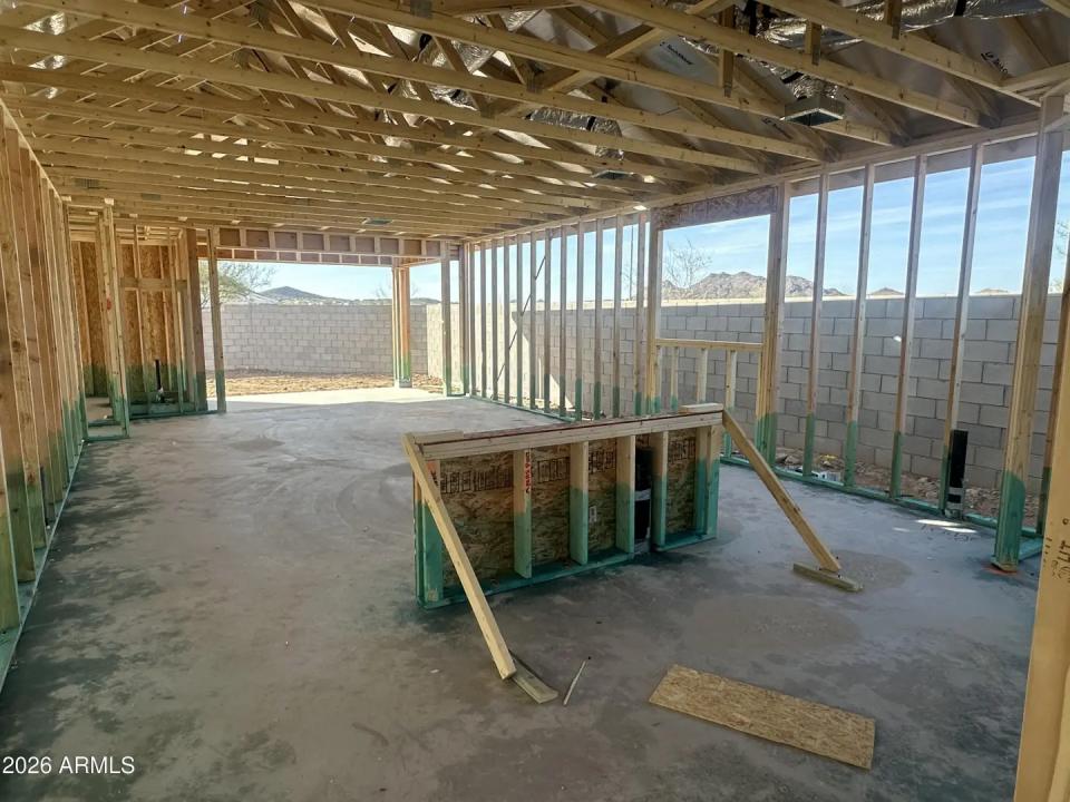 Real Estate Picture 3