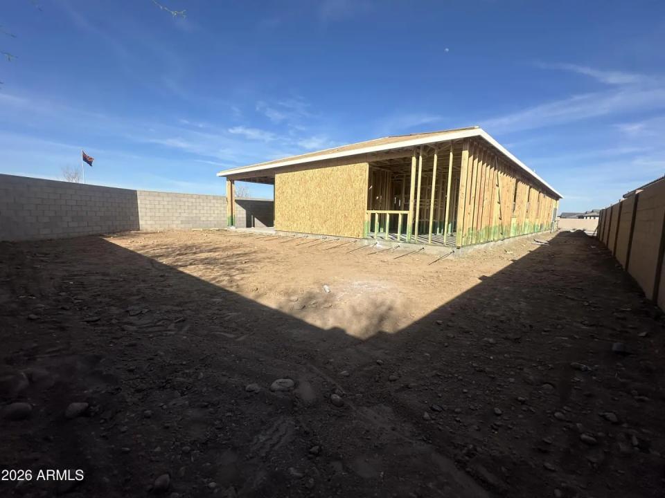 Real Estate Picture 5