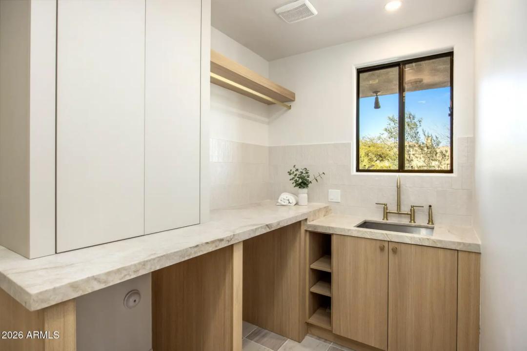 Real Estate Picture 18