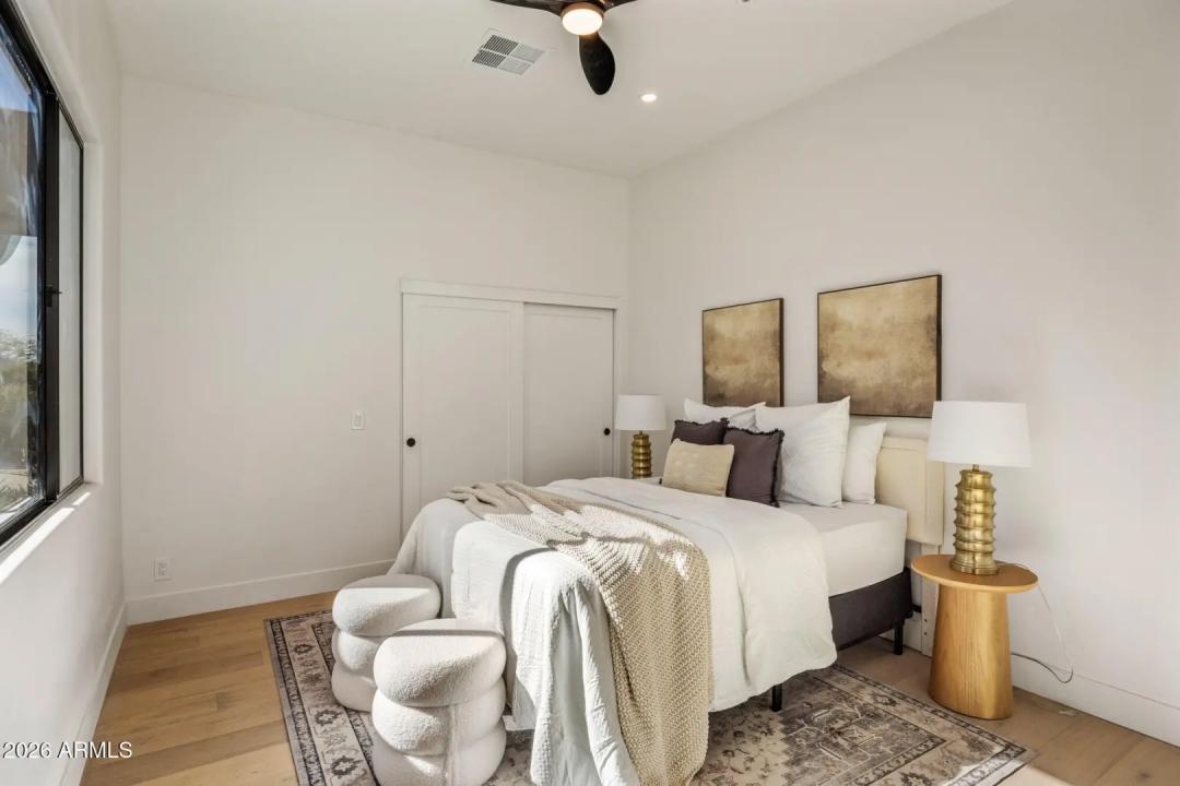 Real Estate Picture 33