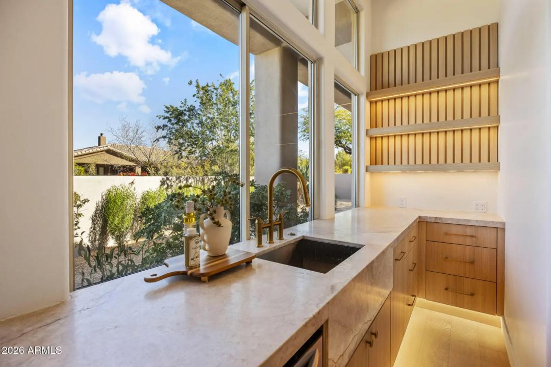 Real Estate Picture 16