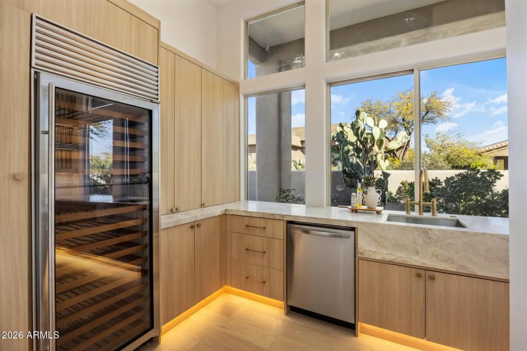 Real Estate Picture 15