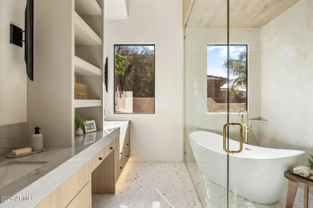 Real Estate Picture 24