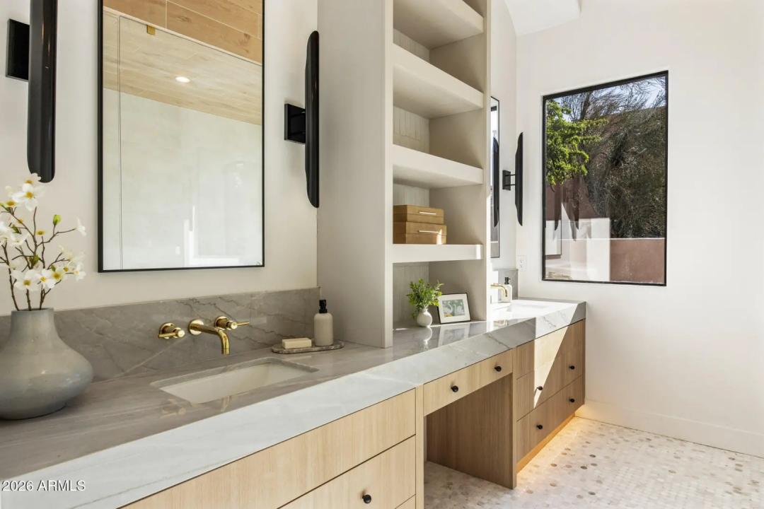 Real Estate Picture 23