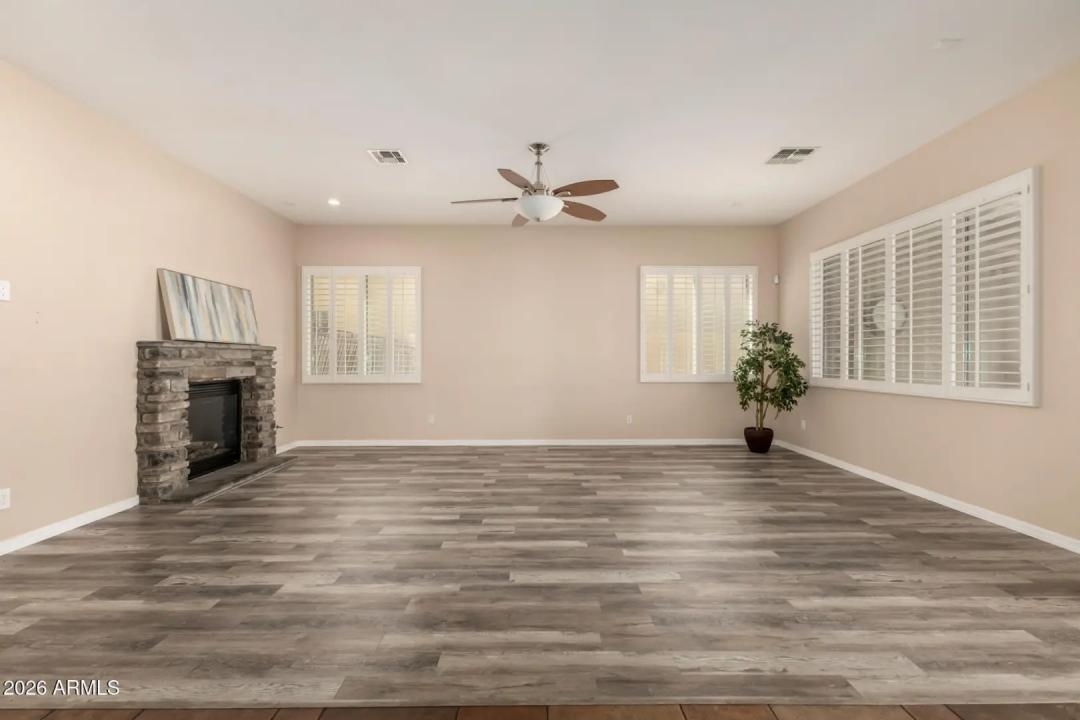 Real Estate Picture 19