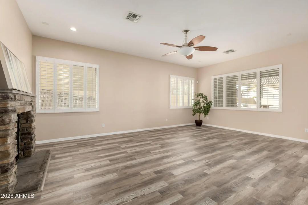 Real Estate Picture 21