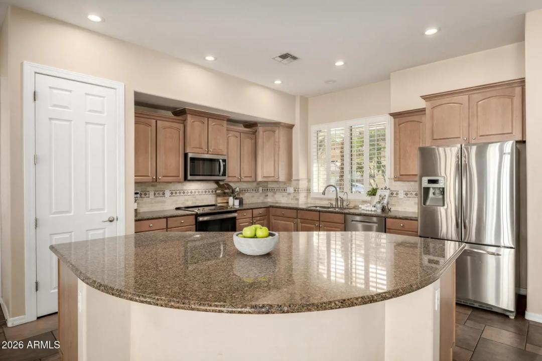 Real Estate Picture 14