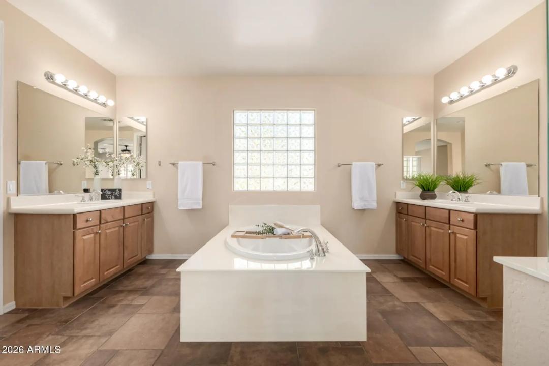 Real Estate Picture 29