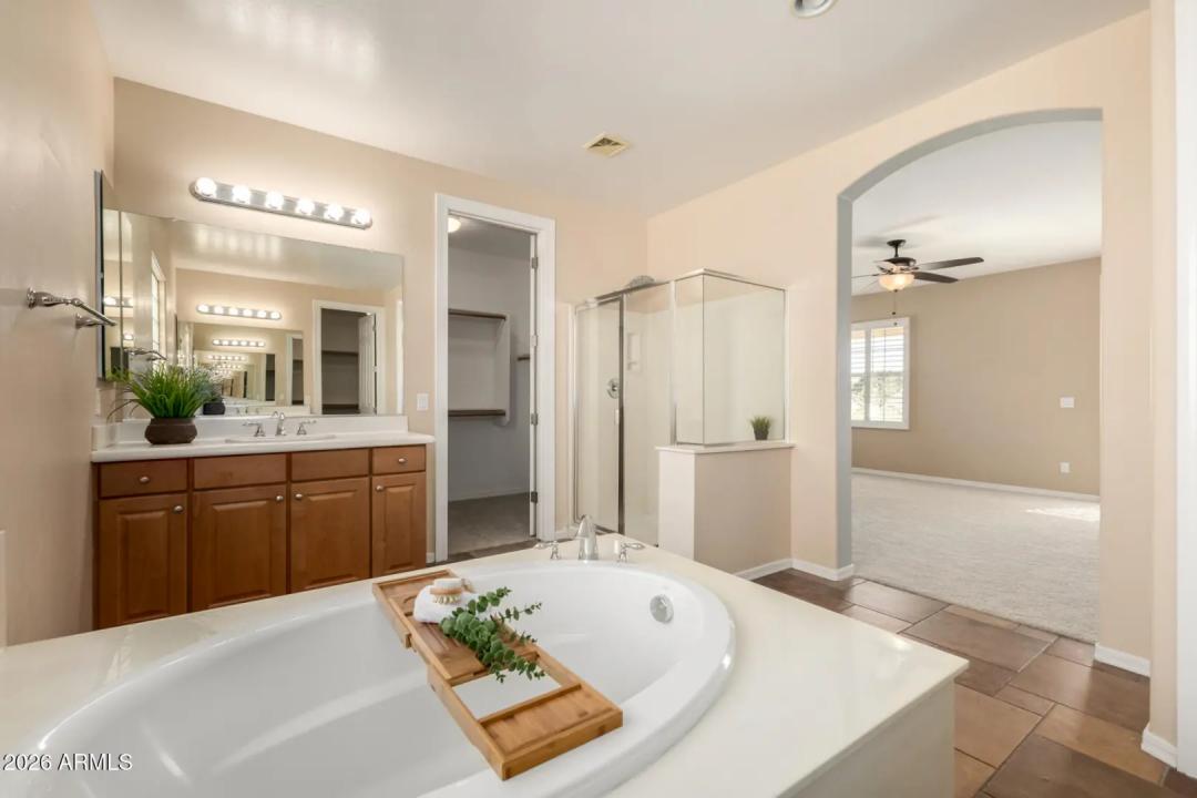 Real Estate Picture 30