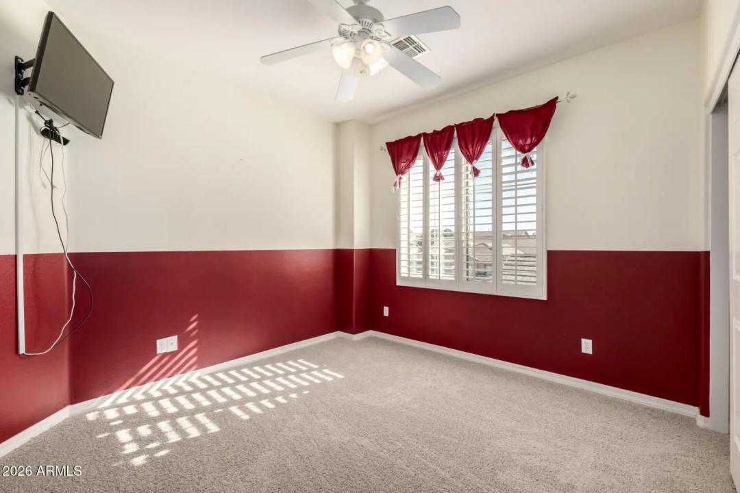 Real Estate Picture 37