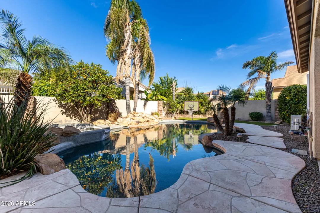 Real Estate Picture 22